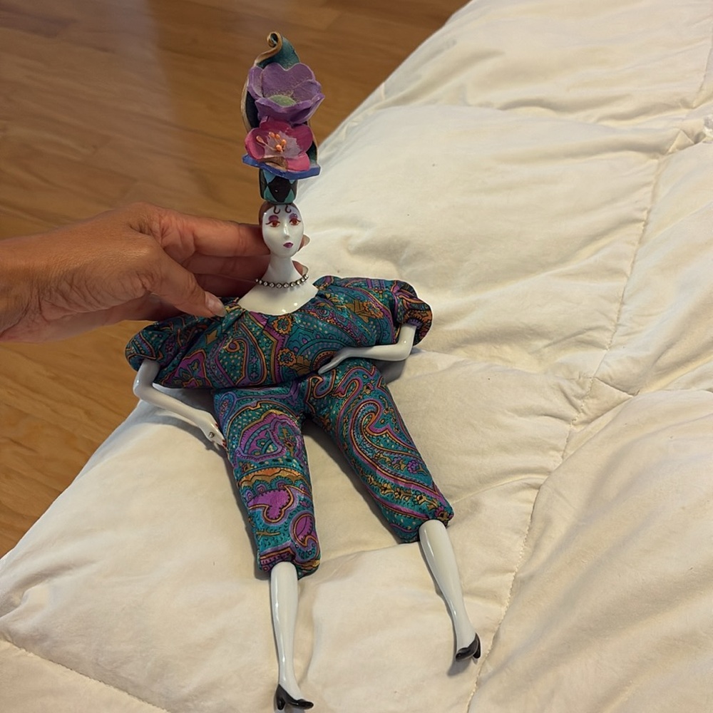 POUPEE  by Isabelle collectable